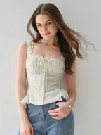 Regata Cropped Romântica com Babados e Bordado Floral