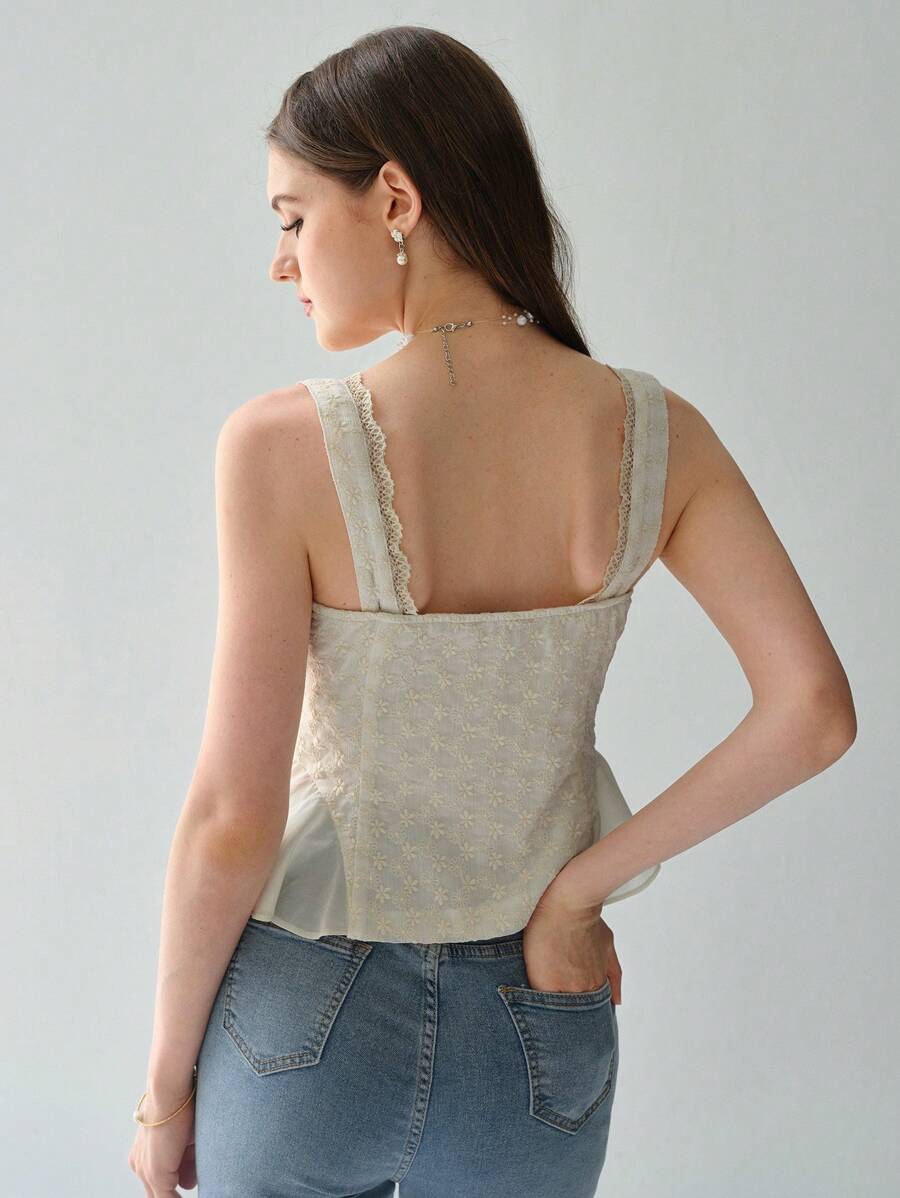 Regata Cropped Romântica com Babados e Bordado Floral