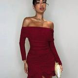 Vestido Curto Delicado e Charmoso com Mangas Longas