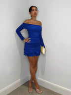 Vestido Curto Delicado e Charmoso com Mangas Longas