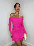 Vestido Curto Delicado e Charmoso com Mangas Longas