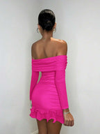 Vestido Curto Delicado e Charmoso com Mangas Longas