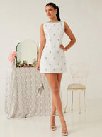 Vestido mini branco com Pedras brilhantes