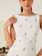 Vestido mini branco com Pedras brilhantes