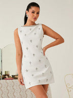 Vestido mini branco com Pedras brilhantes