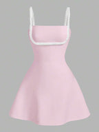 Vestido Mini Elegante de Alça Fina com Detalhe em Pérolas