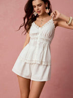 Regata Elegante de Verão com Renda e Alças Finas