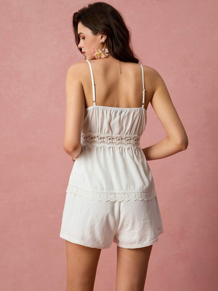 Regata Elegante de Verão com Renda e Alças Finas