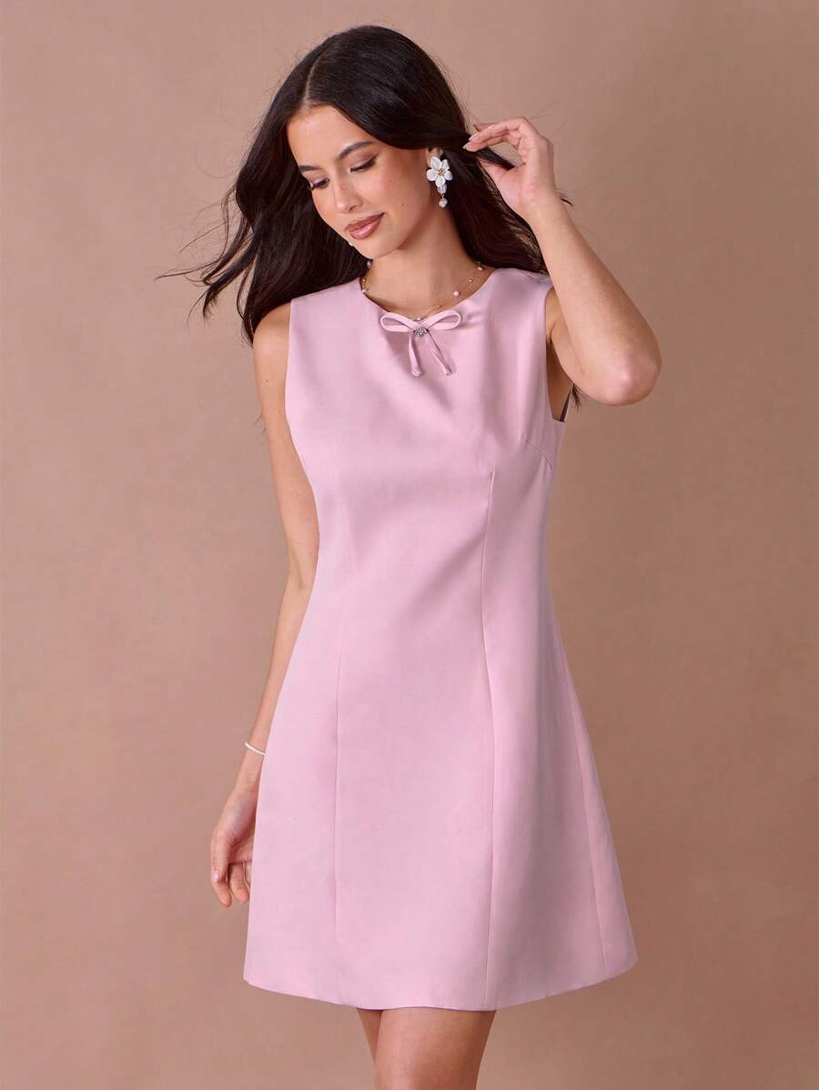 Vestido com Decote Redondo Sem Mangas