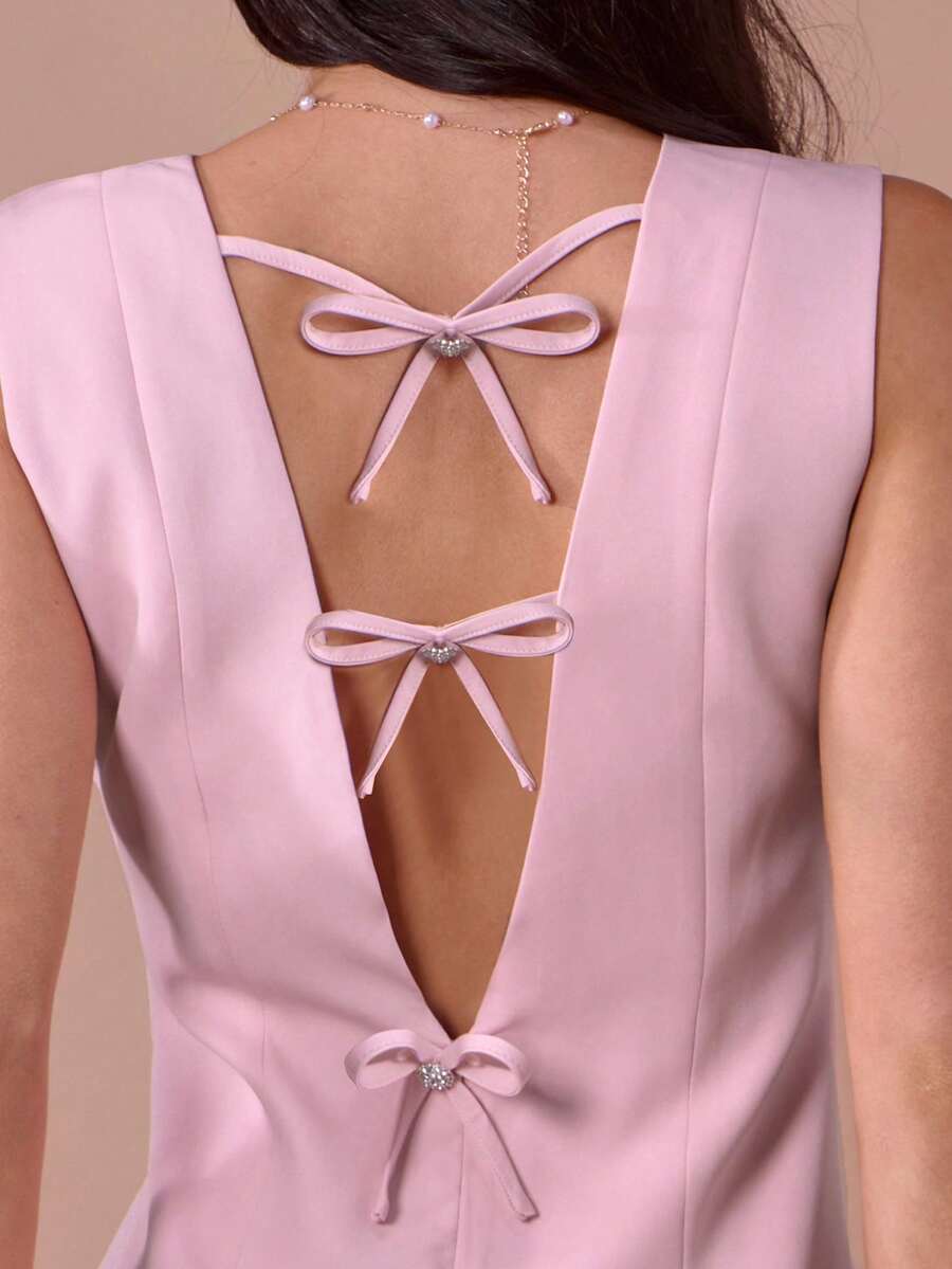 Vestido com Decote Redondo Sem Mangas