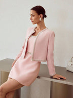 Vestido Mini Premium com Decote Quadrado e Detalhes em Pérolas