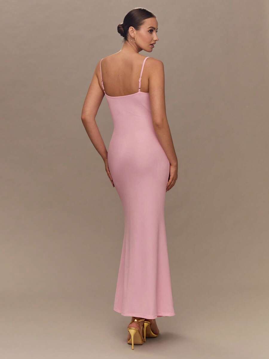 Vestido Longo Sereia com Alças Finas e Bordado em Tule