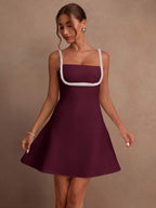 Vestido Mini Elegante de Alça Fina com Detalhe em Pérolas