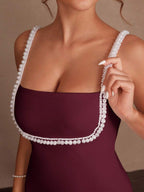 Vestido Mini Elegante de Alça Fina com Detalhe em Pérolas