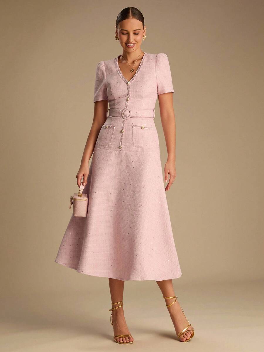 Vestido Longo Elegante com Botões, Cinto e Detalhes em Lantejoulas