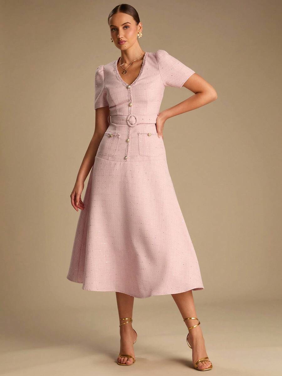 Vestido Longo Elegante com Botões, Cinto e Detalhes em Lantejoulas