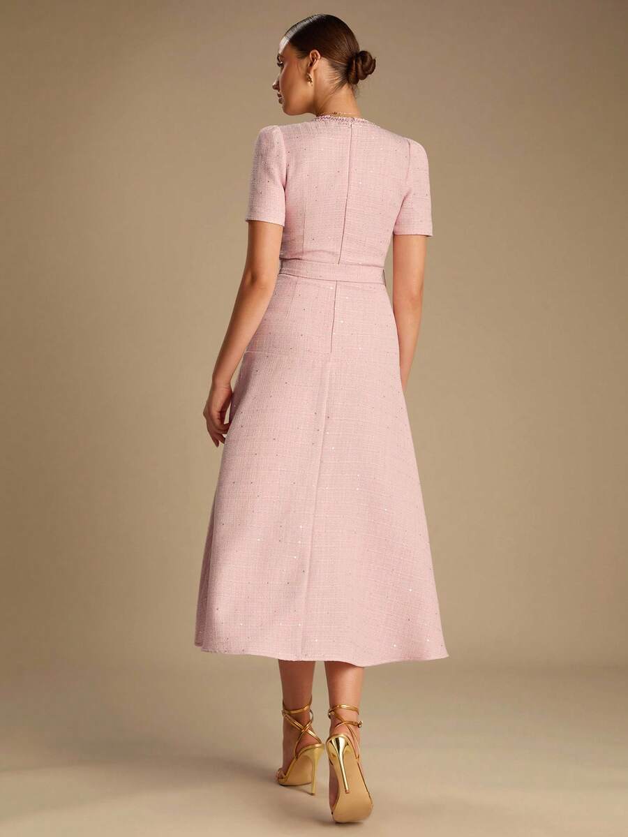 Vestido Longo Elegante com Botões, Cinto e Detalhes em Lantejoulas