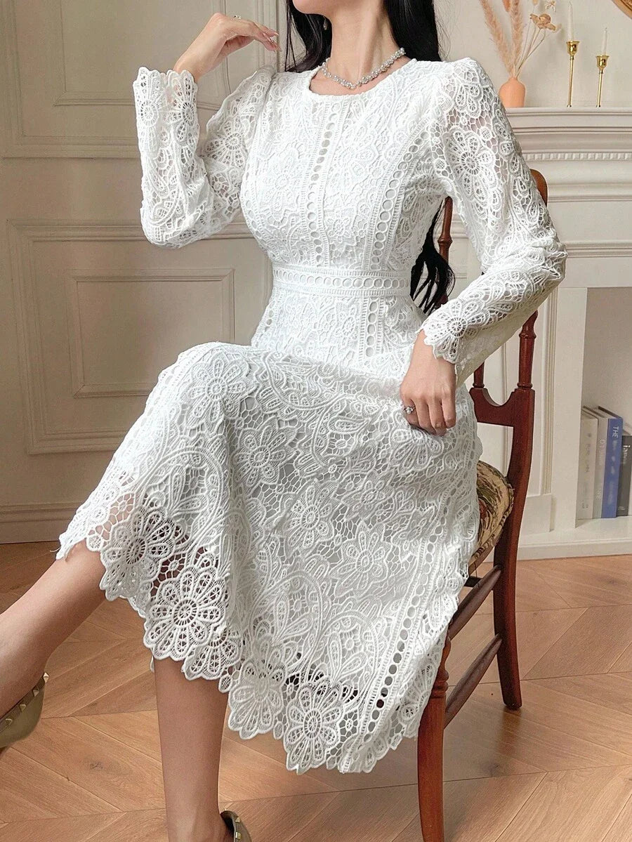 Vestido Elegante de Renda Vazada