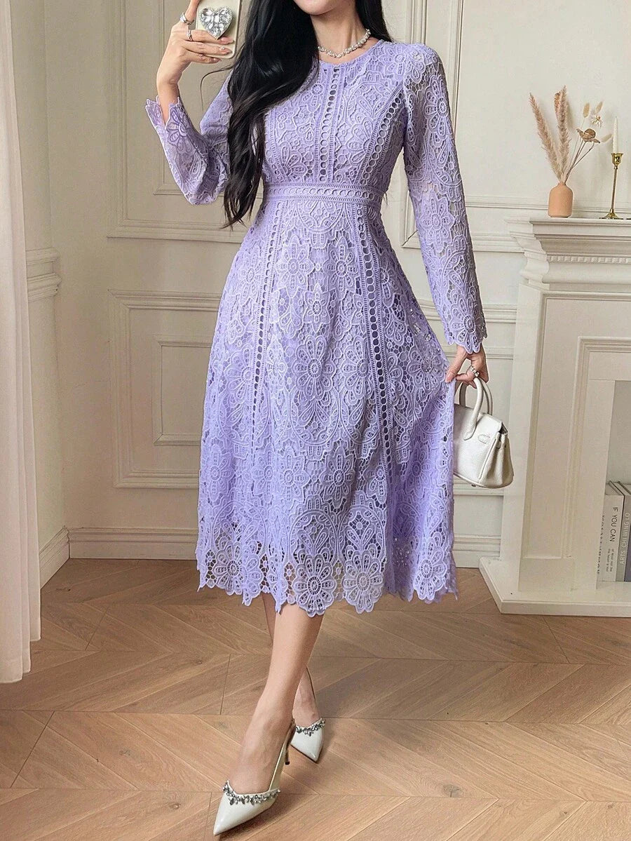 Vestido Elegante de Renda Vazada