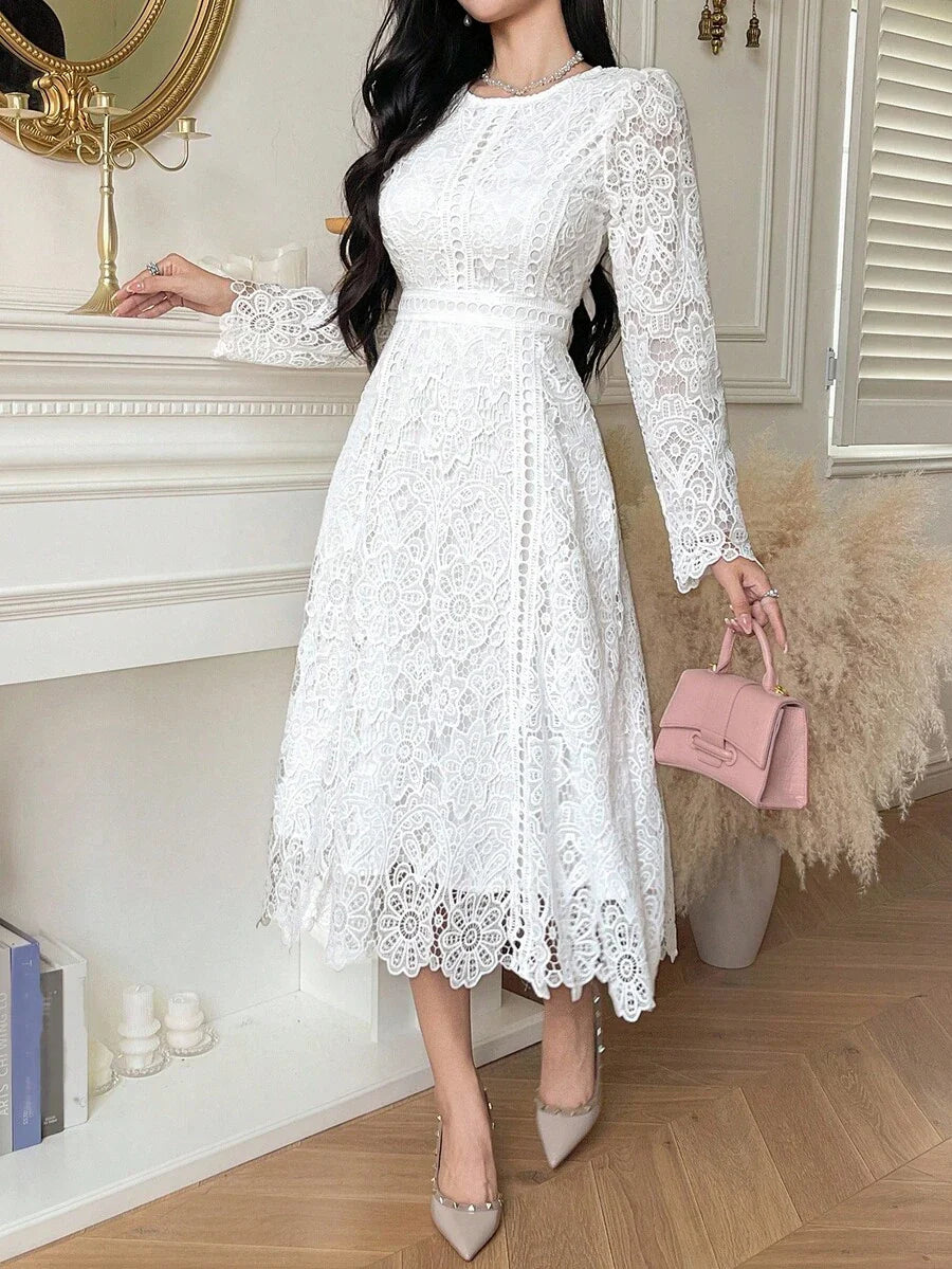 Vestido Elegante de Renda Vazada