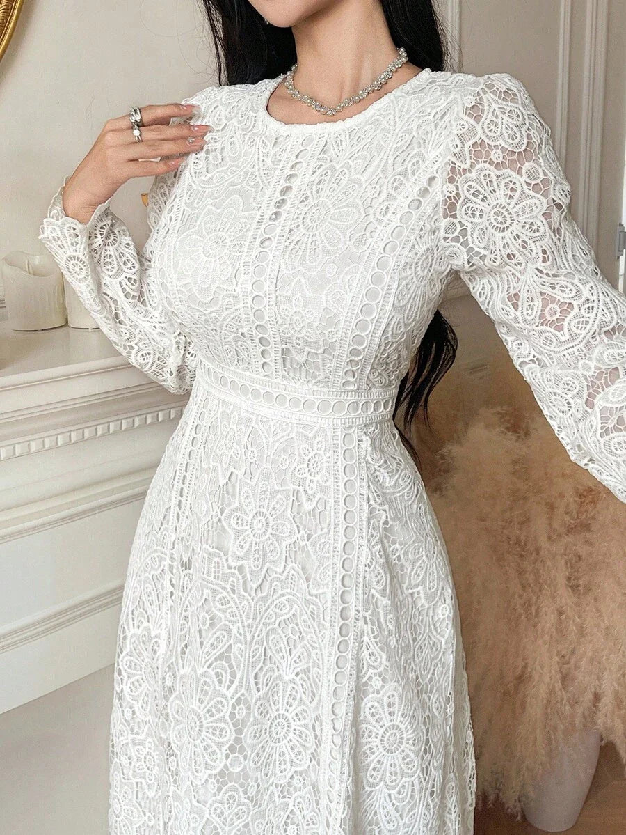 Vestido Elegante de Renda Vazada