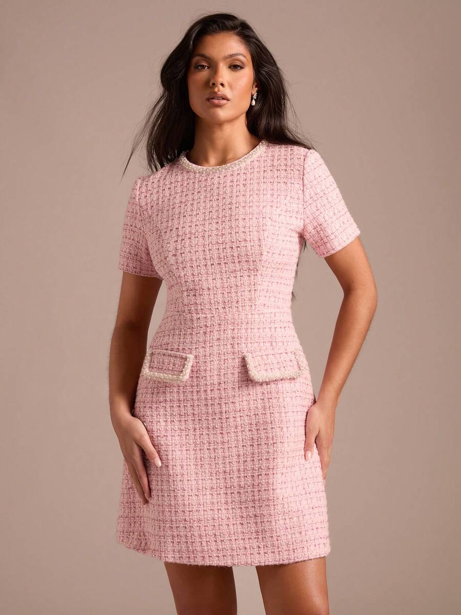 Vestido  de Manga Curta com Gola Redonda e Estampa Xadrez