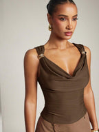 Top Cropped Elegante com Decote Drapeado e Detalhe Dourado