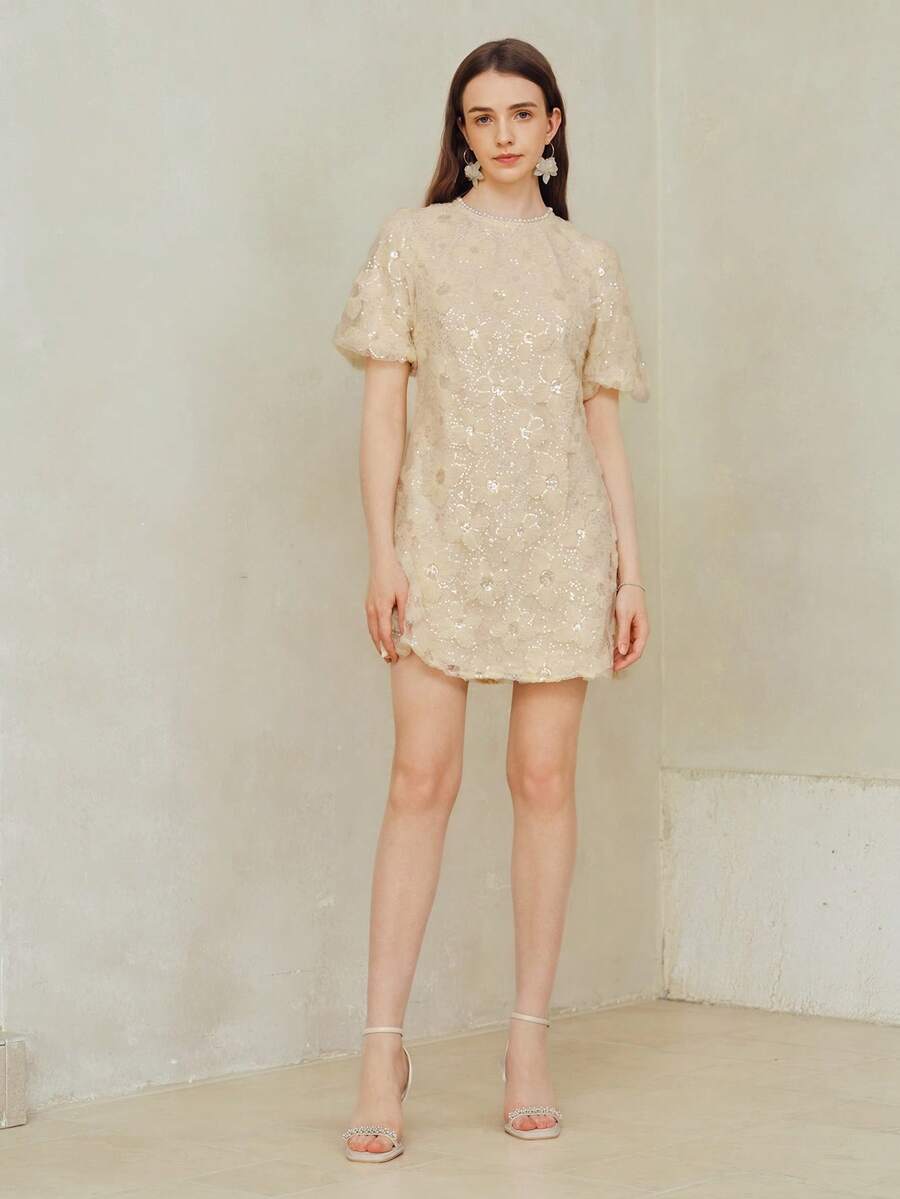 Vestido Mini Premium com Detalhes em Pérolas e Lantejoulas