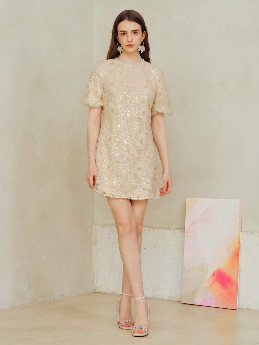 Vestido Mini Premium com Detalhes em Pérolas e Lantejoulas