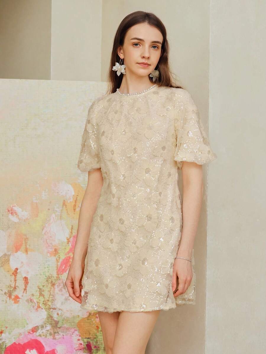 Vestido Mini Premium com Detalhes em Pérolas e Lantejoulas