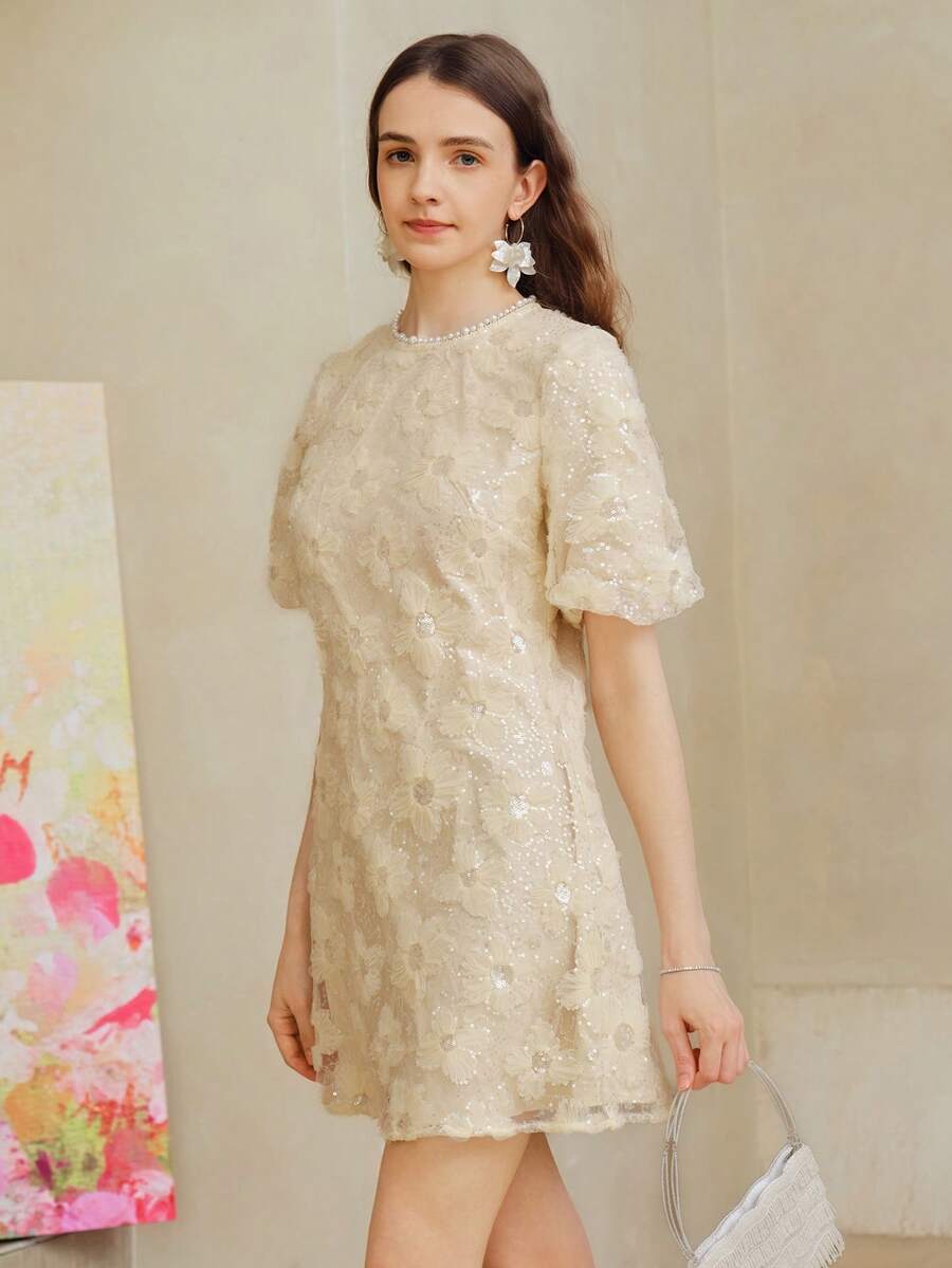 Vestido Mini Premium com Detalhes em Pérolas e Lantejoulas