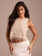 Cropped Feminino Elegante com Flores Aplicadas e Contas