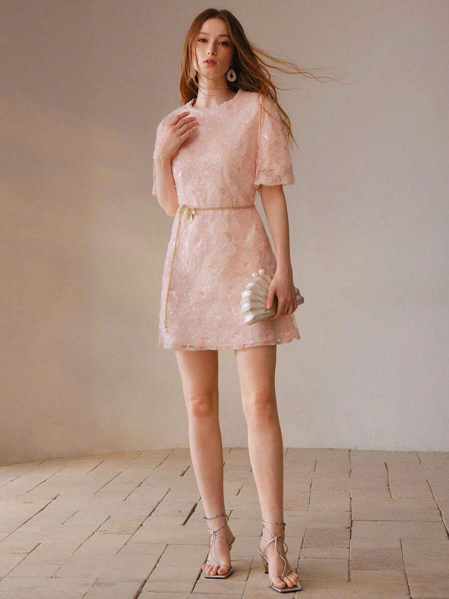 Vestido Mini Premium com Detalhes em Pérolas e Lantejoulas