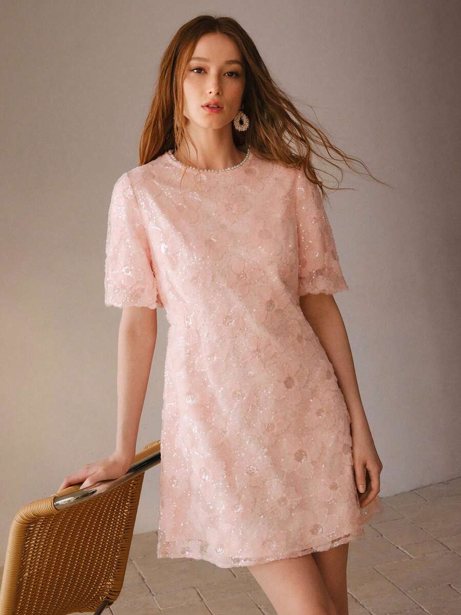 Vestido Mini Premium com Detalhes em Pérolas e Lantejoulas